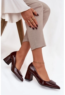 Lakierowane Czółenka Na Słupku Z Ozdobą Czekoladowe Isoline